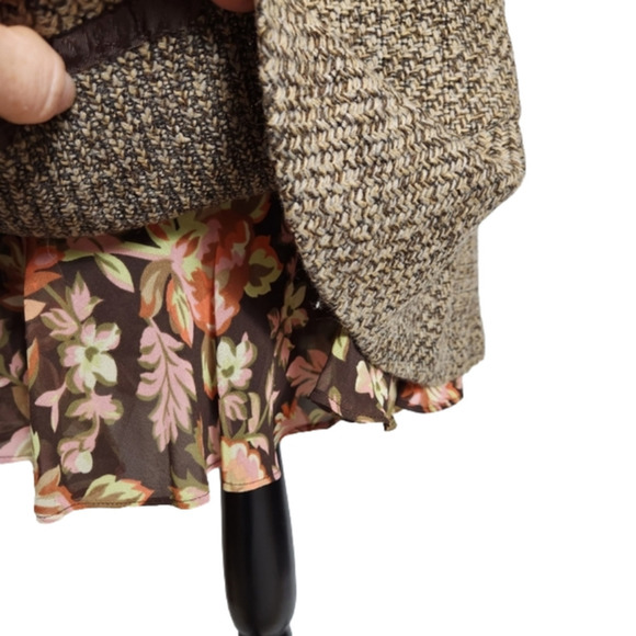 SIZE 6p Loft Skirt knee length Brown and tan color Ann Taylor LOFT - Picture 2 of 8